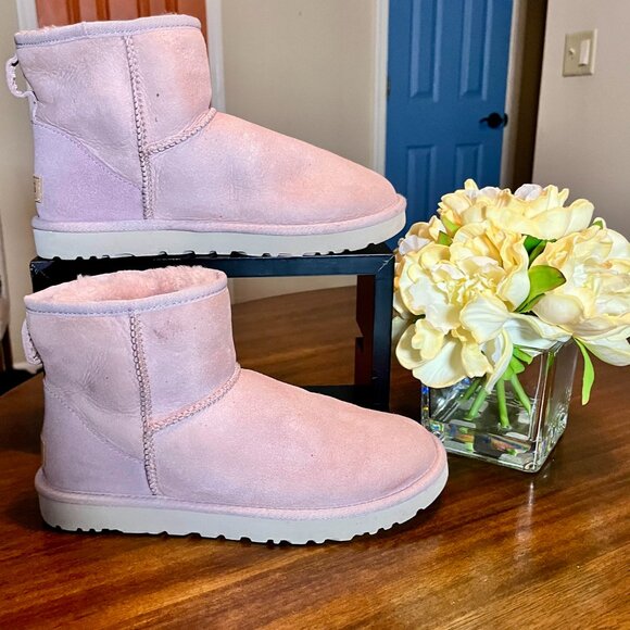 Women's UGG Australia Classic Warm Pink Suede Mini Boots Booties Size 9 - Picture 2 of 6
